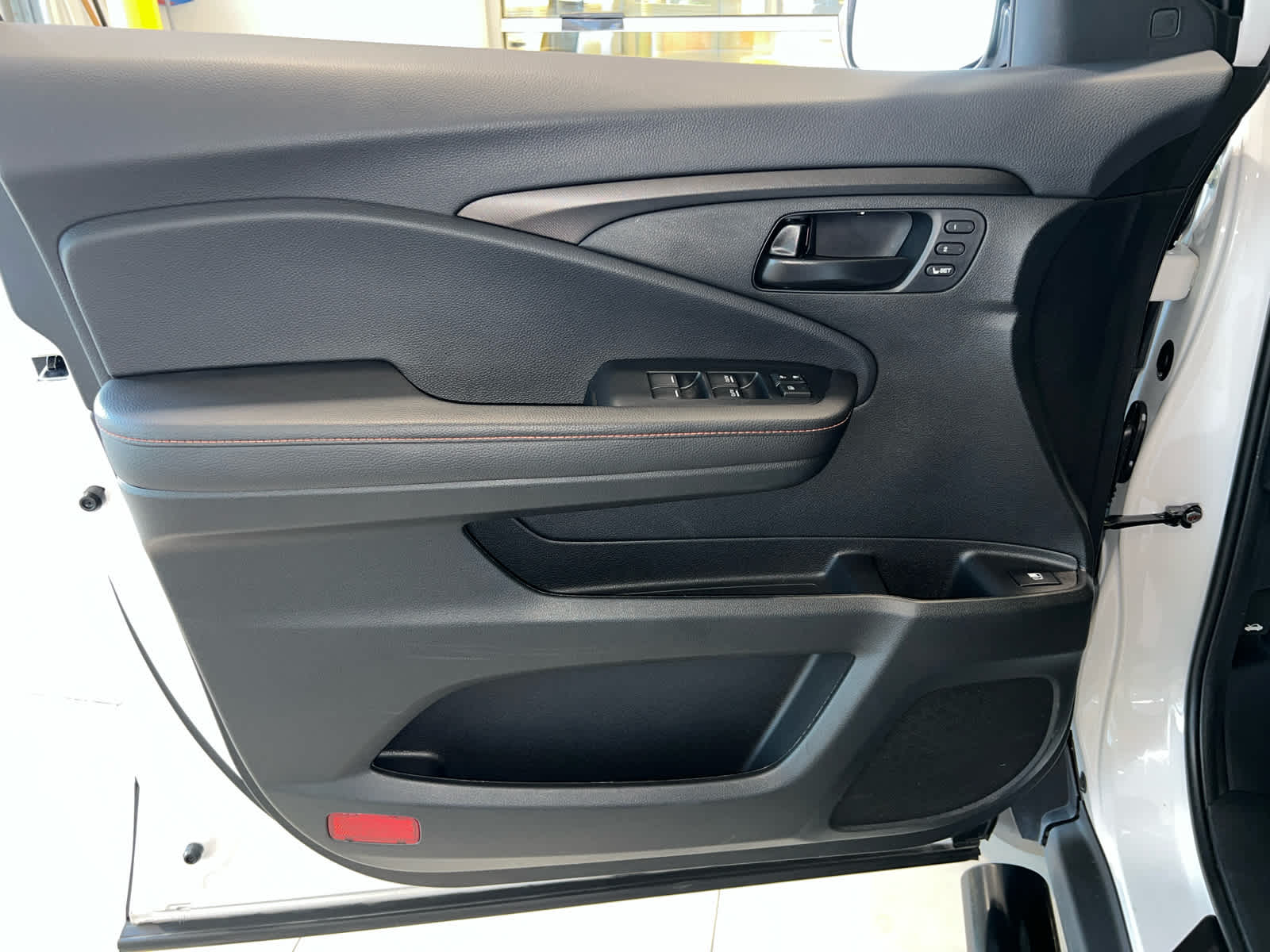 2025 Honda Ridgeline TrailSport - Photo 17