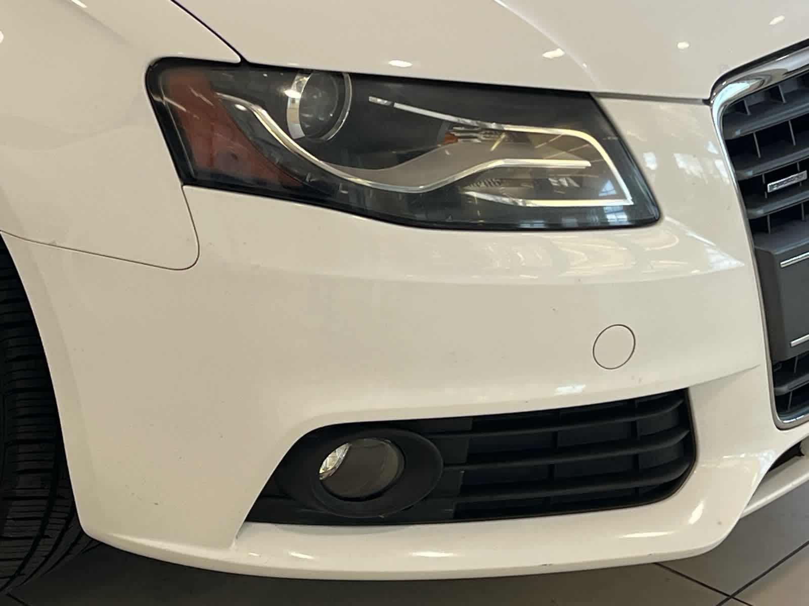 2010 Audi A4 2.0T Prestige photo 2