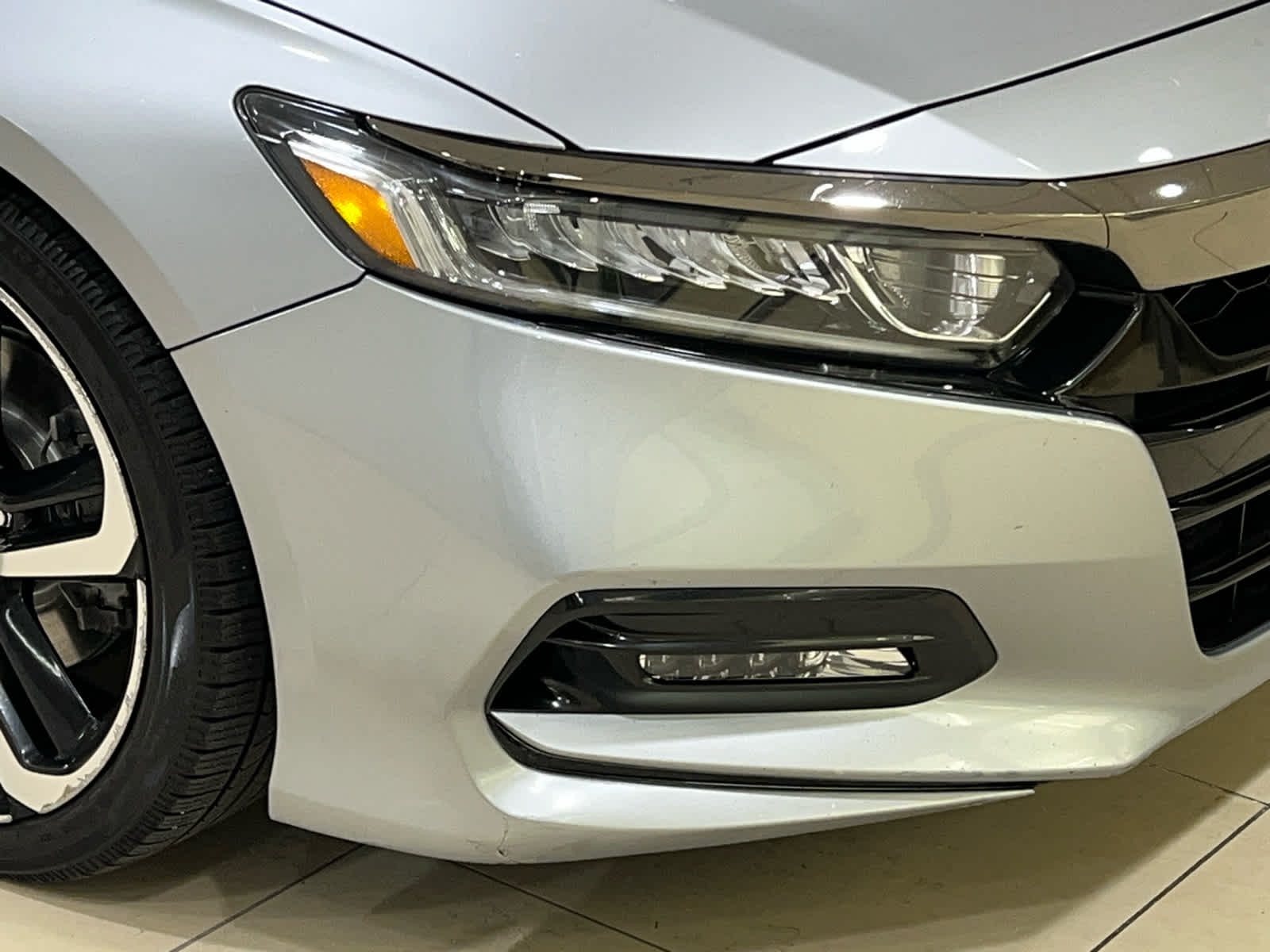 2018 Honda Accord Sport 2.0T photo 2