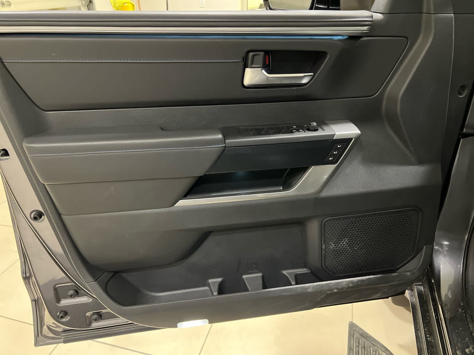 2025 Toyota Sequoia Platinum - Photo 11