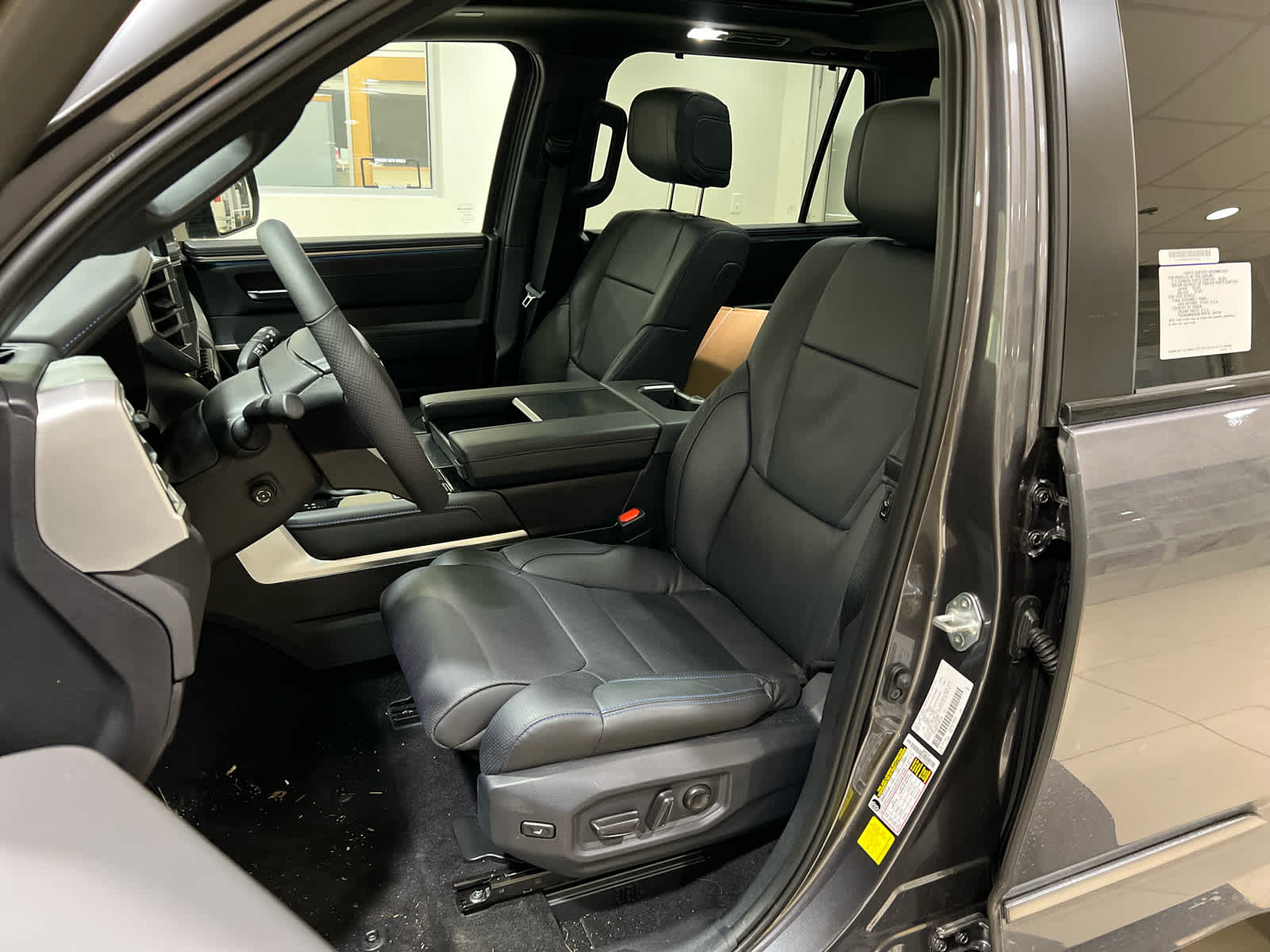2025 Toyota Sequoia Platinum - Photo 14