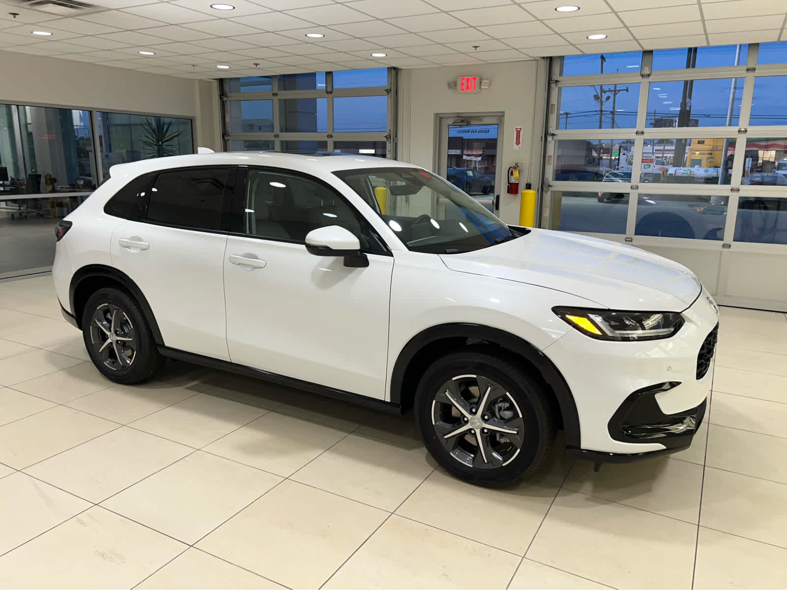 2027 Honda HR-V EX-L AWD's photo