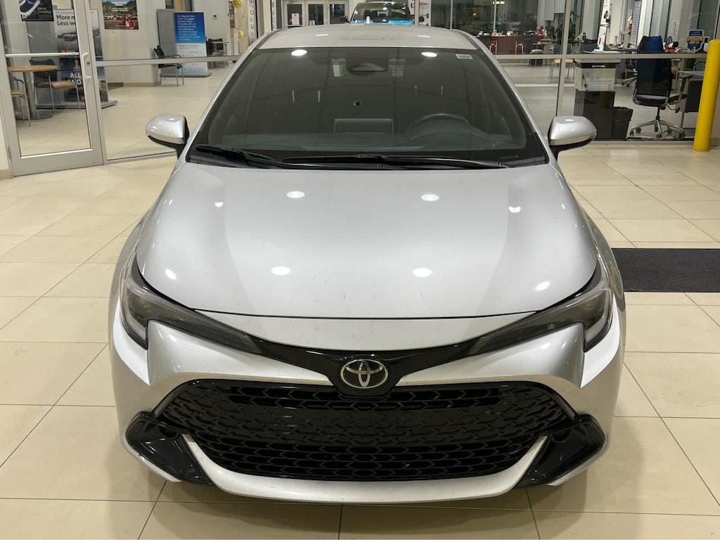 Used 2023 Toyota Corolla Hatchback SE Hatchback