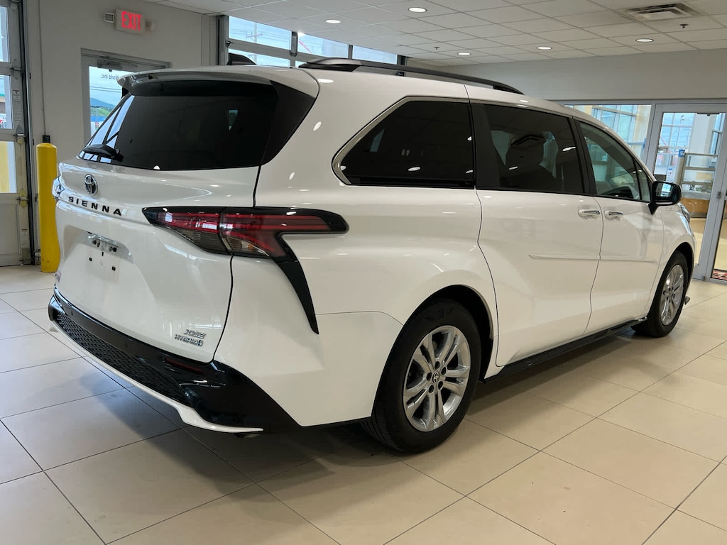 Used 2022 Toyota Sienna XSE Van Passenger Van