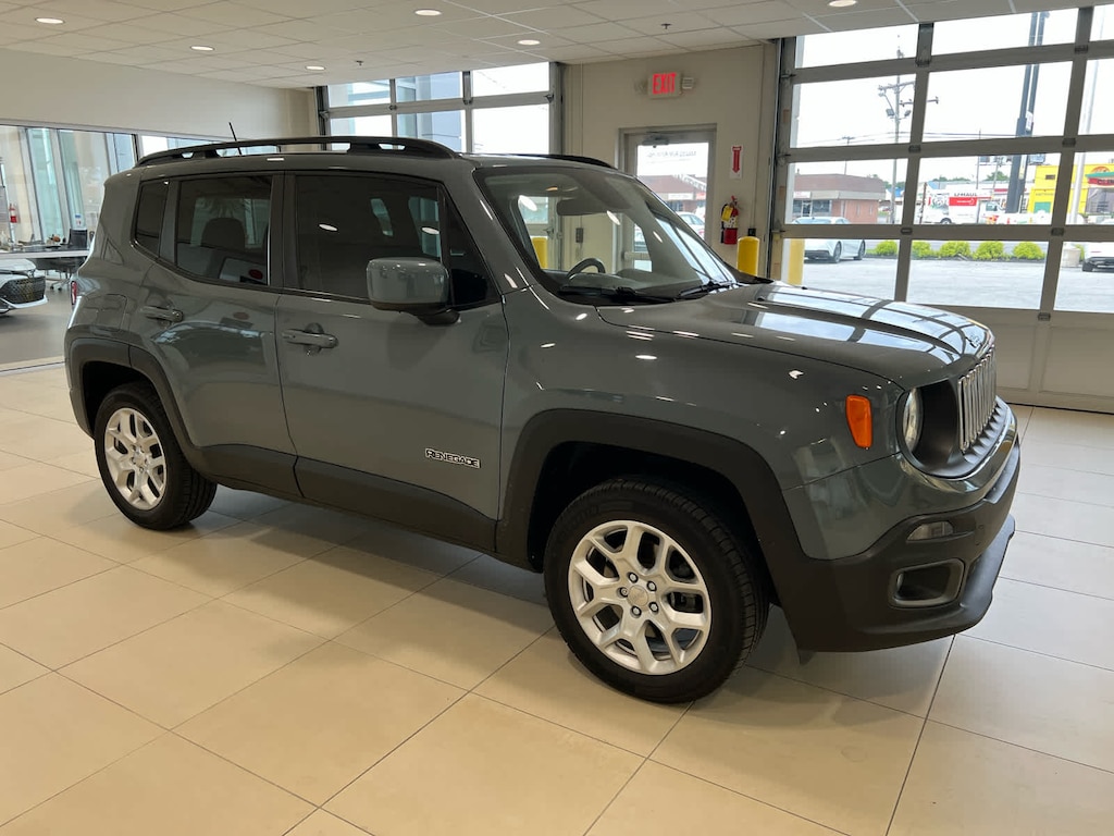 Used 2018 Jeep Renegade Latitude SUV