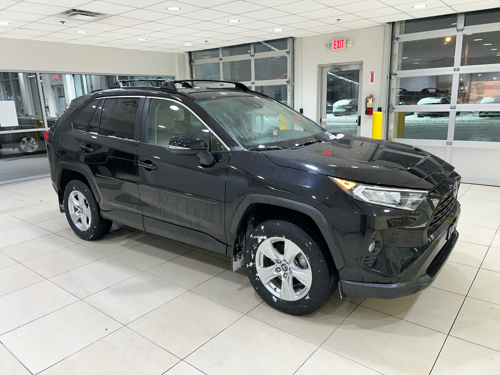 2021 Toyota RAV4 XLE's photo