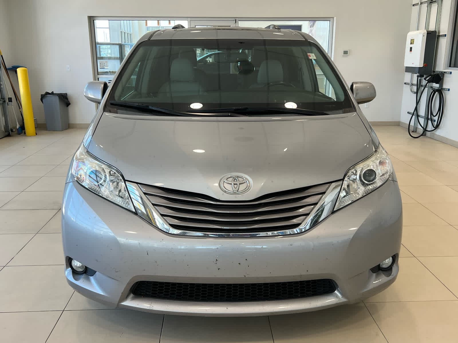 Used 2015 Toyota Sienna XLE with VIN 5TDYK3DC6FS617198 for sale in Kokomo, IN