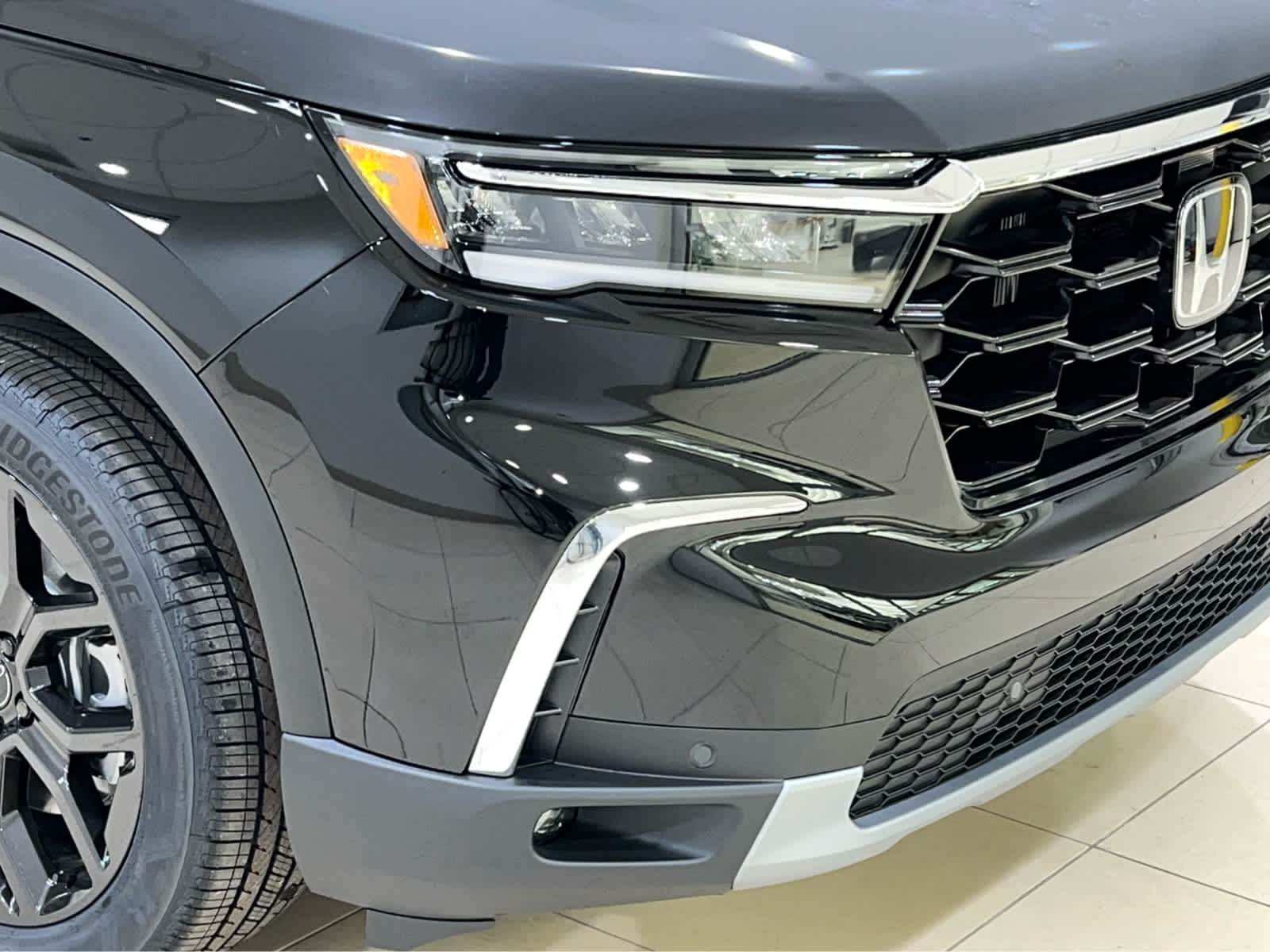 2025 Honda Pilot Touring photo 2