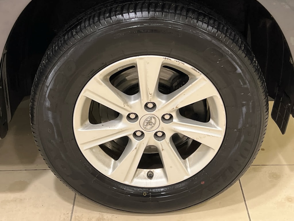 Used 2011 Toyota Highlander SE SUV