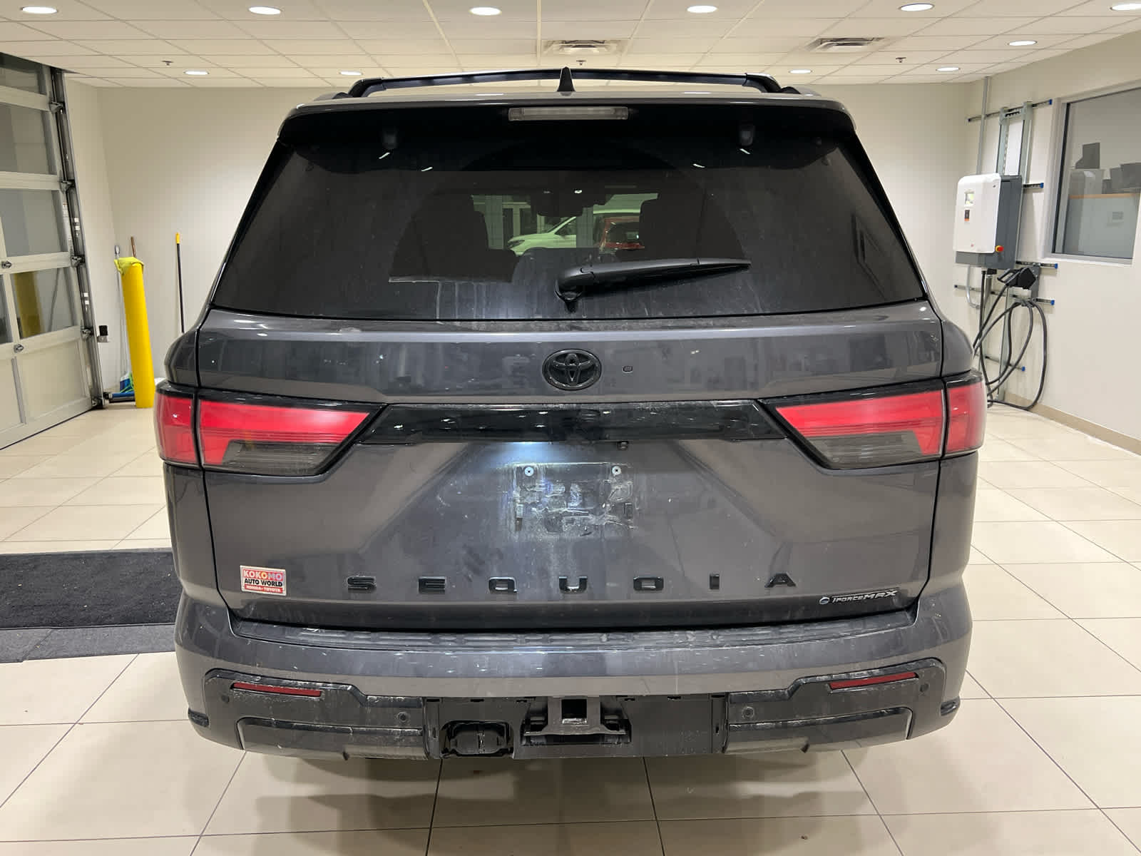 2025 Toyota Sequoia Platinum - Photo 7