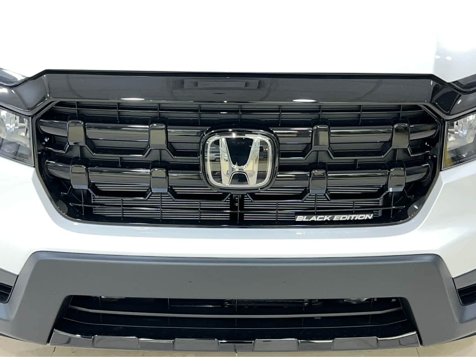 2026 Honda Ridgeline Black Edition - Photo 4
