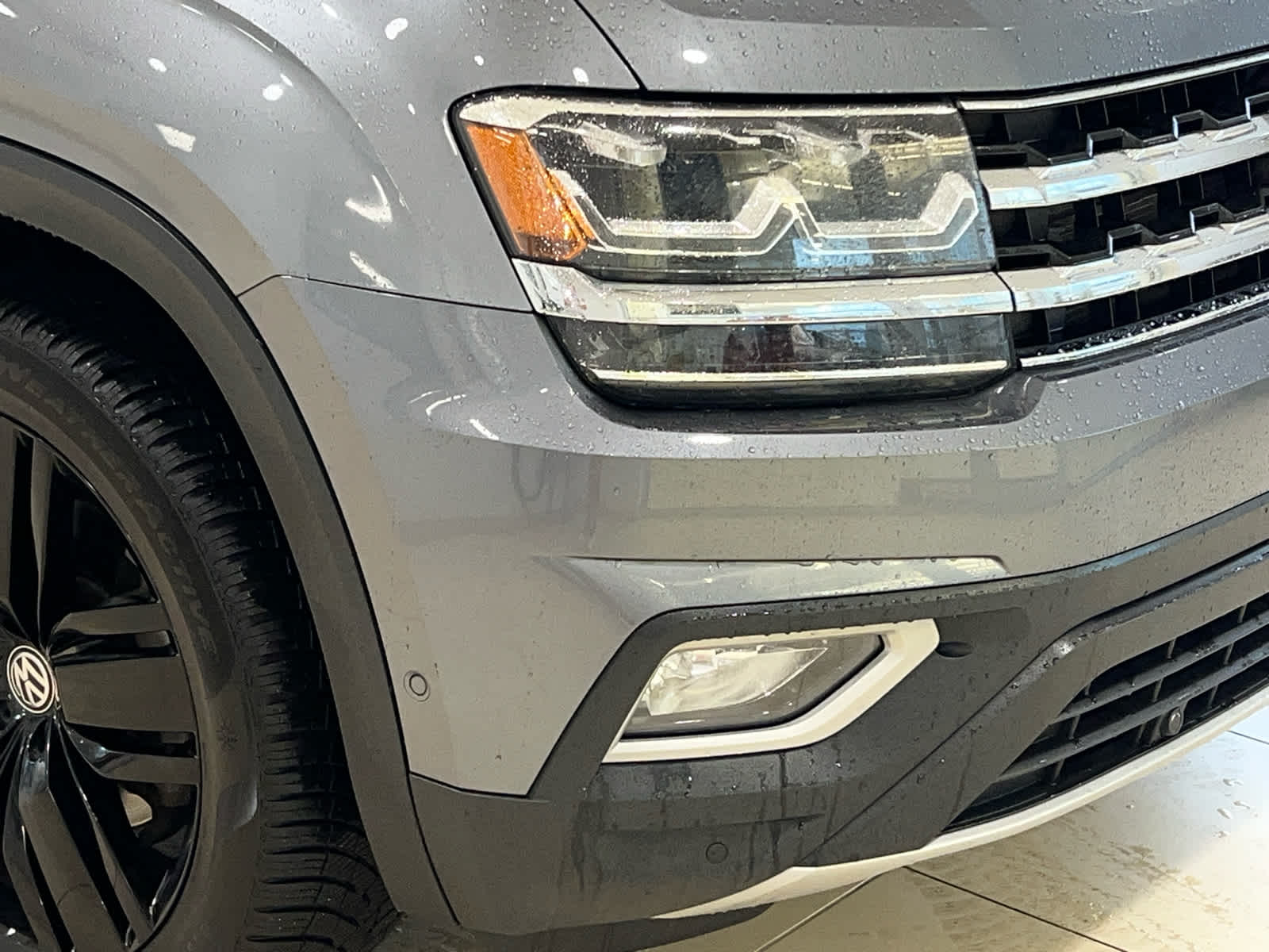 Used 2018 Volkswagen Atlas SEL Premium with VIN 1V2NR2CA7JC565078 for sale in Kokomo, IN
