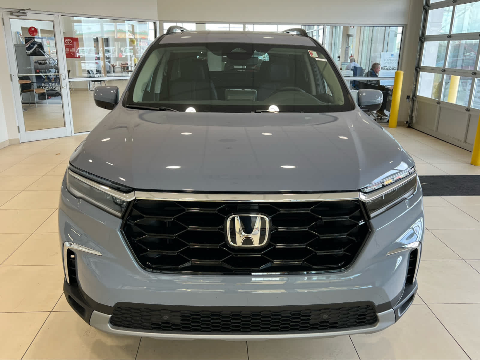 2025 Honda Pilot Touring photo 3