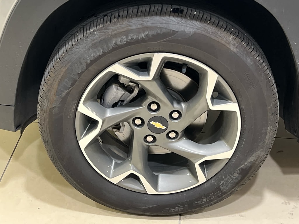 Used 2025 Chevrolet Trax LT SUV