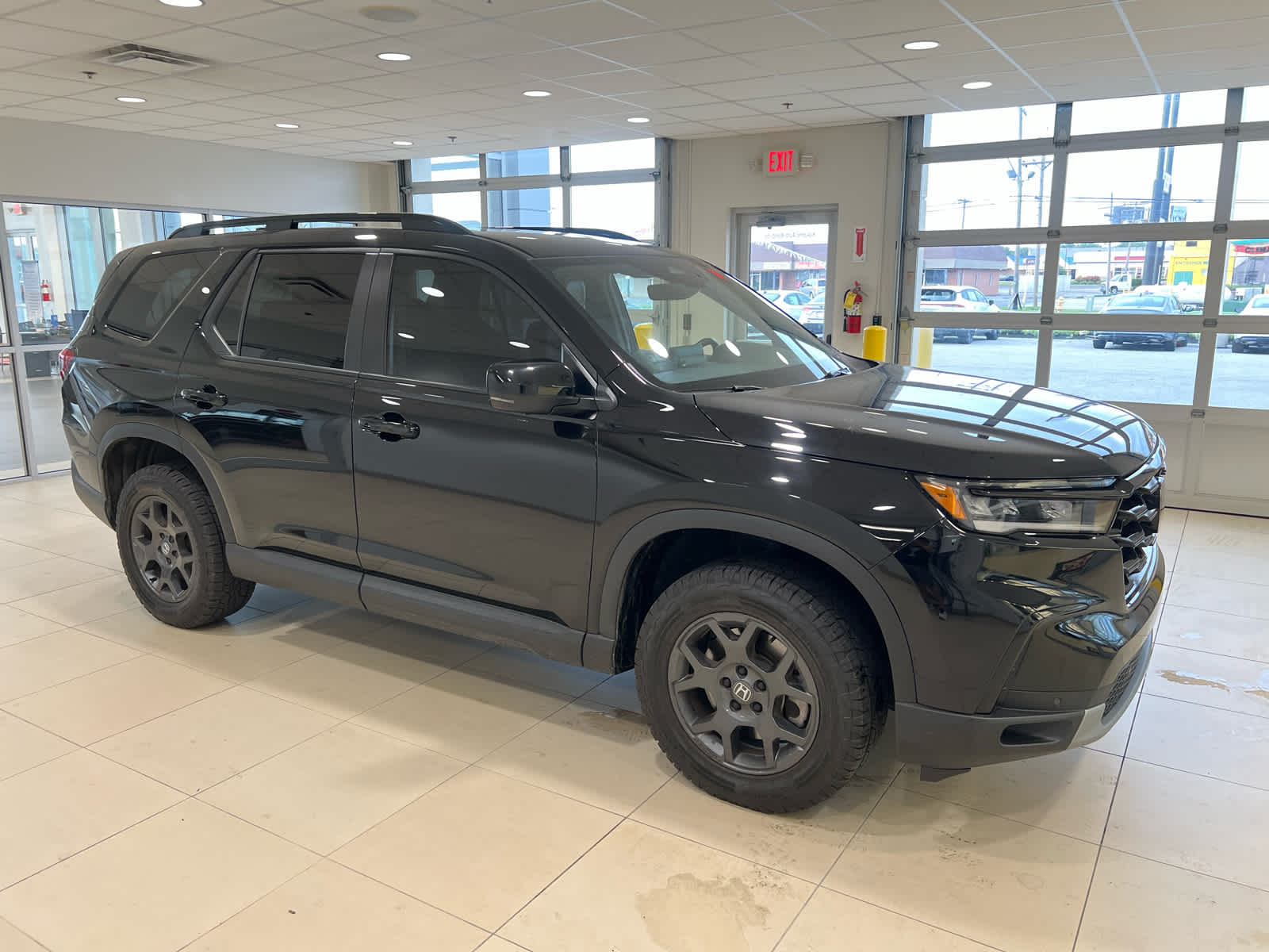 2025 Honda Pilot TrailSport AWD's photo