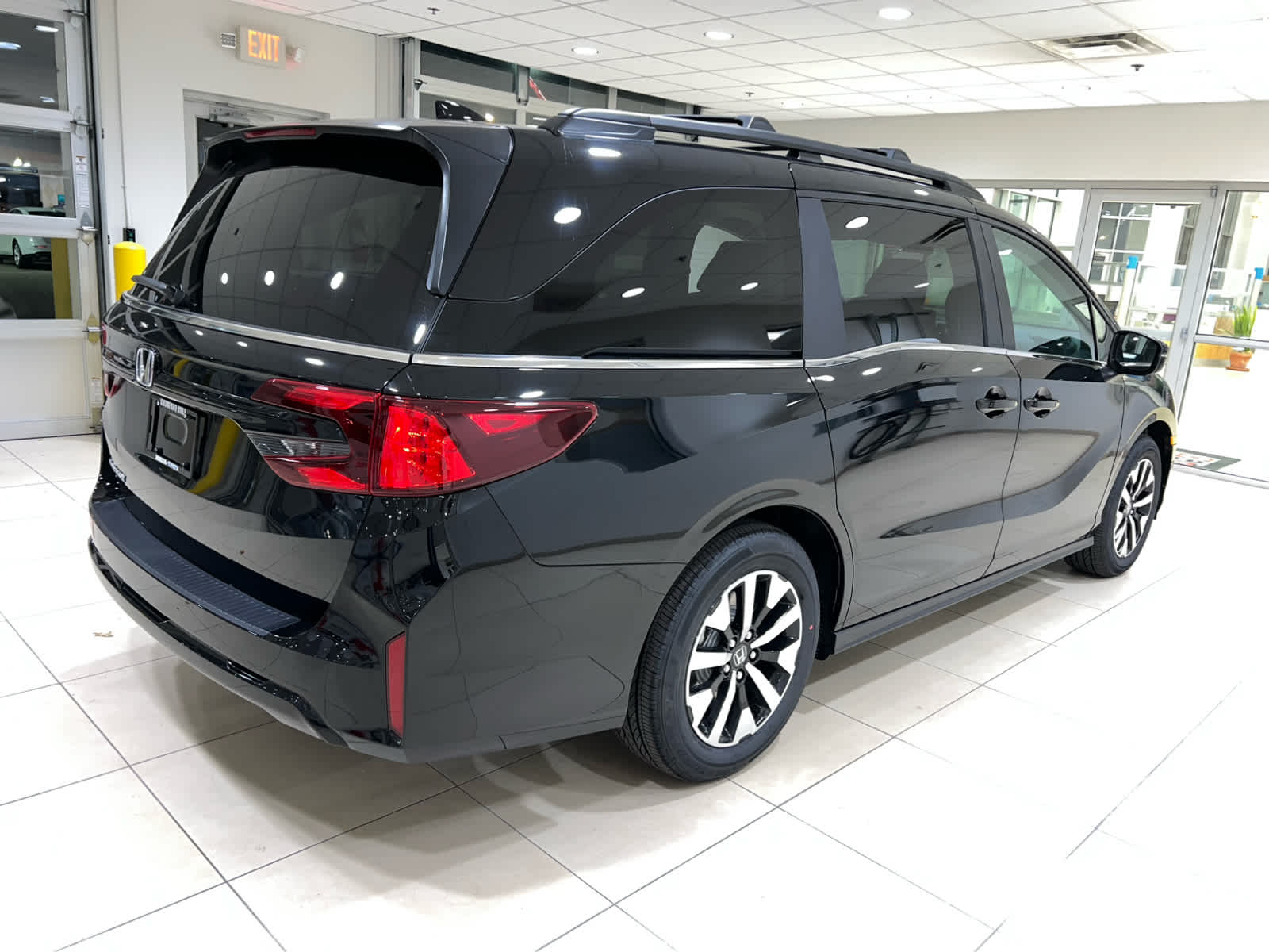 2026 Honda Odyssey EX-L - Photo 6