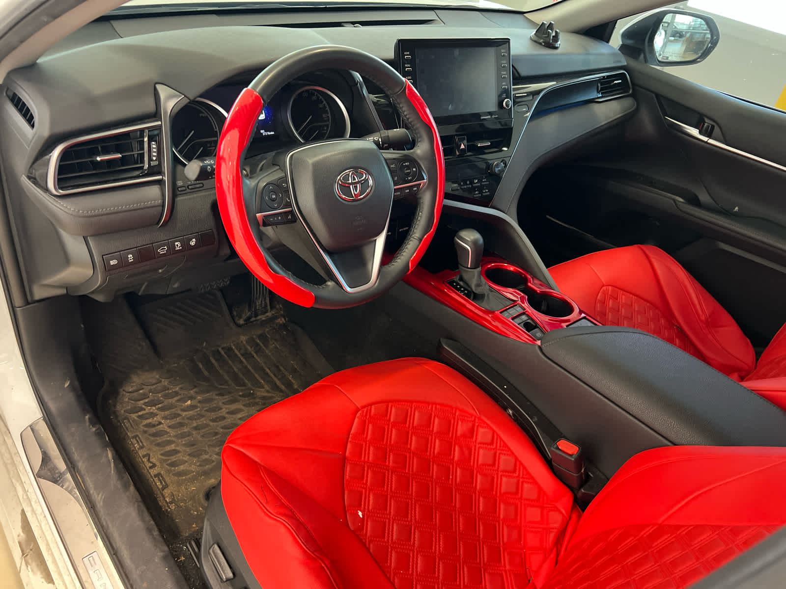 2023 Toyota Camry XLE - Photo 13