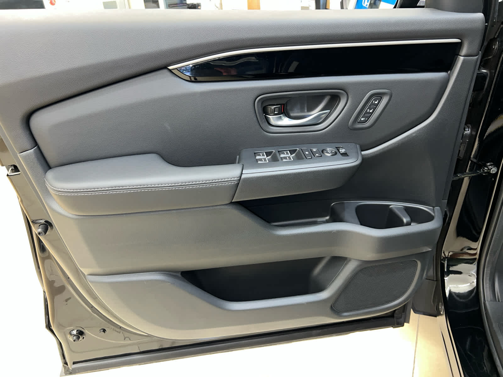 2025 Honda Pilot Touring - Photo 13