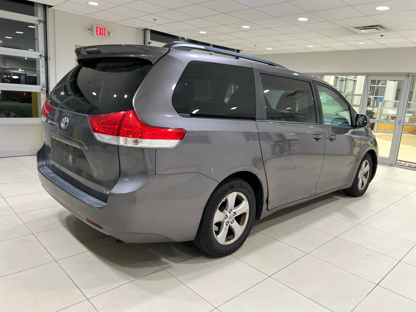 2013 Toyota Sienna LE photo 4
