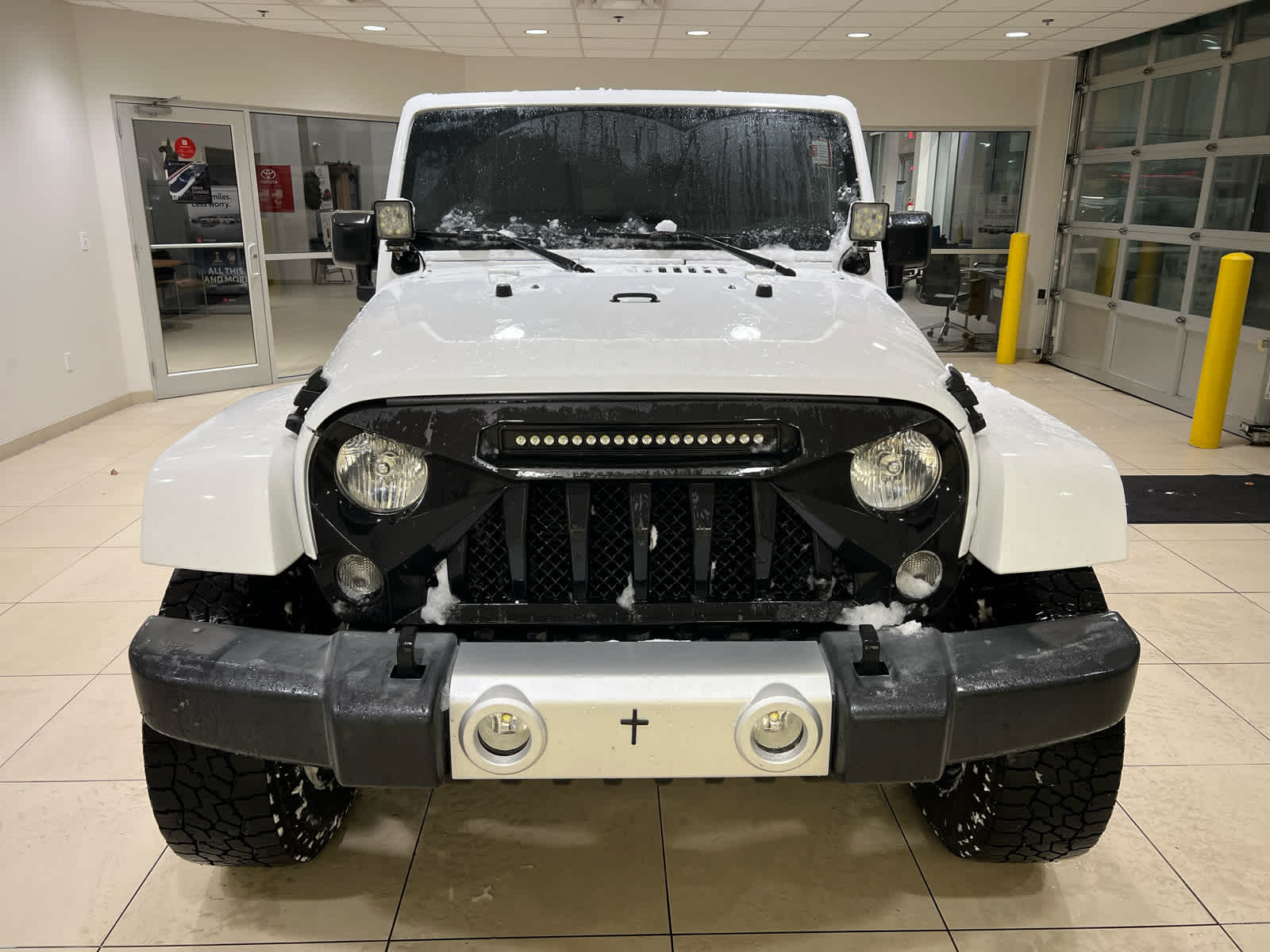 2015 Jeep Wrangler Unlimited Sahara photo 2