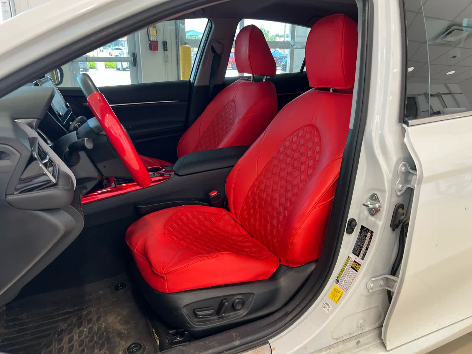 2023 Toyota Camry XLE - Photo 14