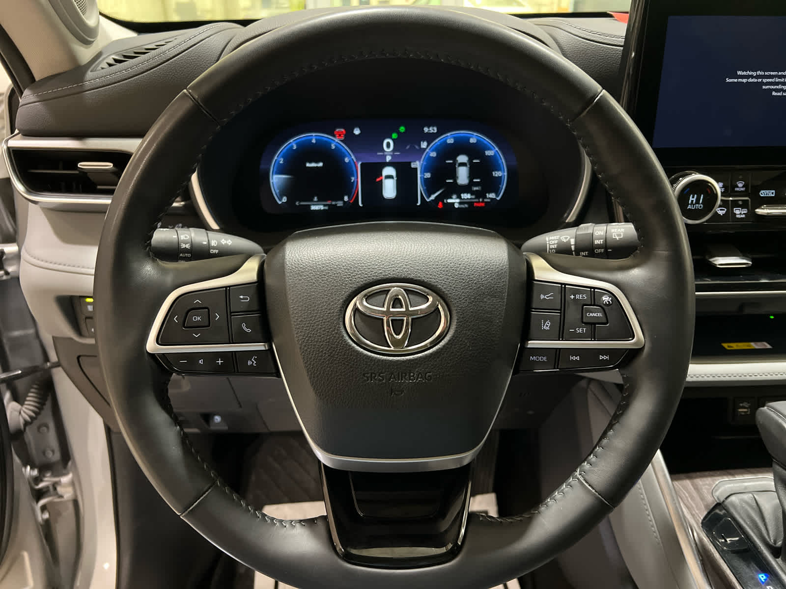 2023 Toyota Highlander Limited - Photo 17