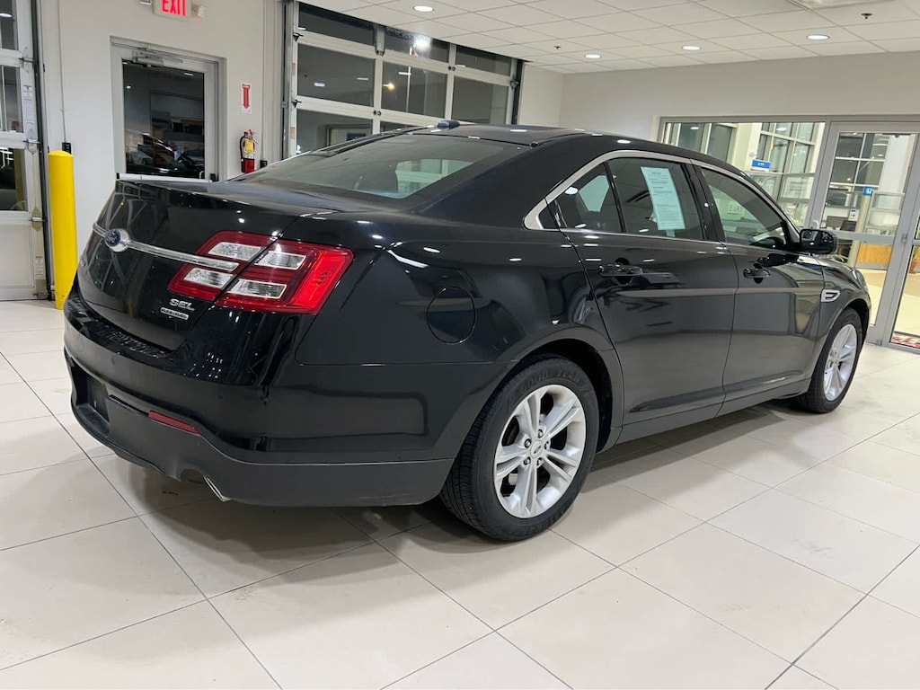 Used 2016 Ford Taurus SEL Sedan