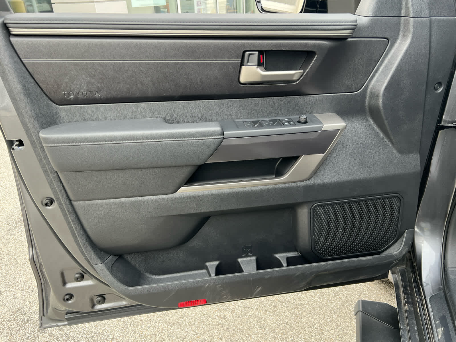 2025 Toyota Tundra SR5 - Photo 16