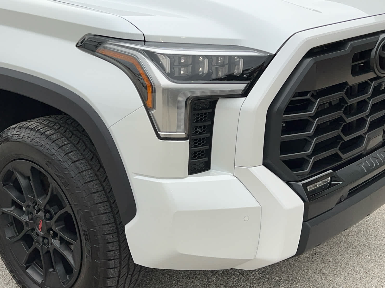 Used 2025 Toyota Tundra Limited with VIN 5TFWA5DB8SX273066 for sale in Kokomo, IN