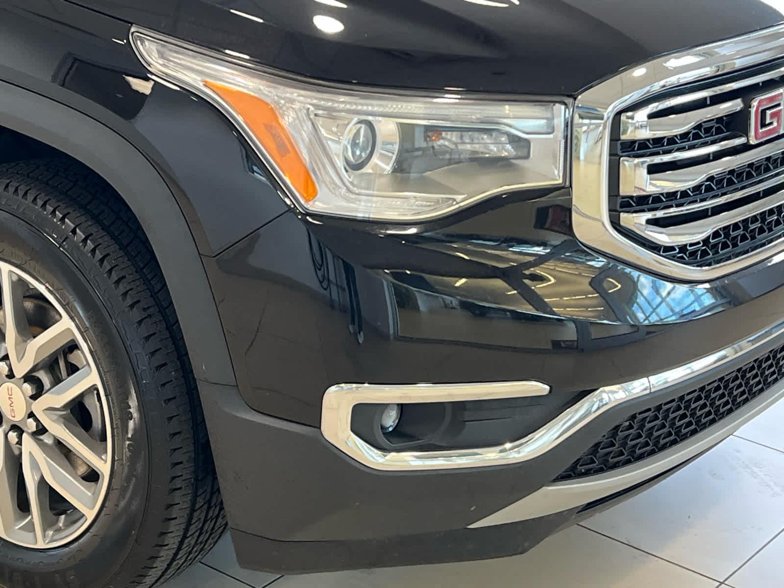 Used 2017 GMC Acadia SLE-2 with VIN 1GKKNSLA8HZ152260 for sale in Kokomo, IN