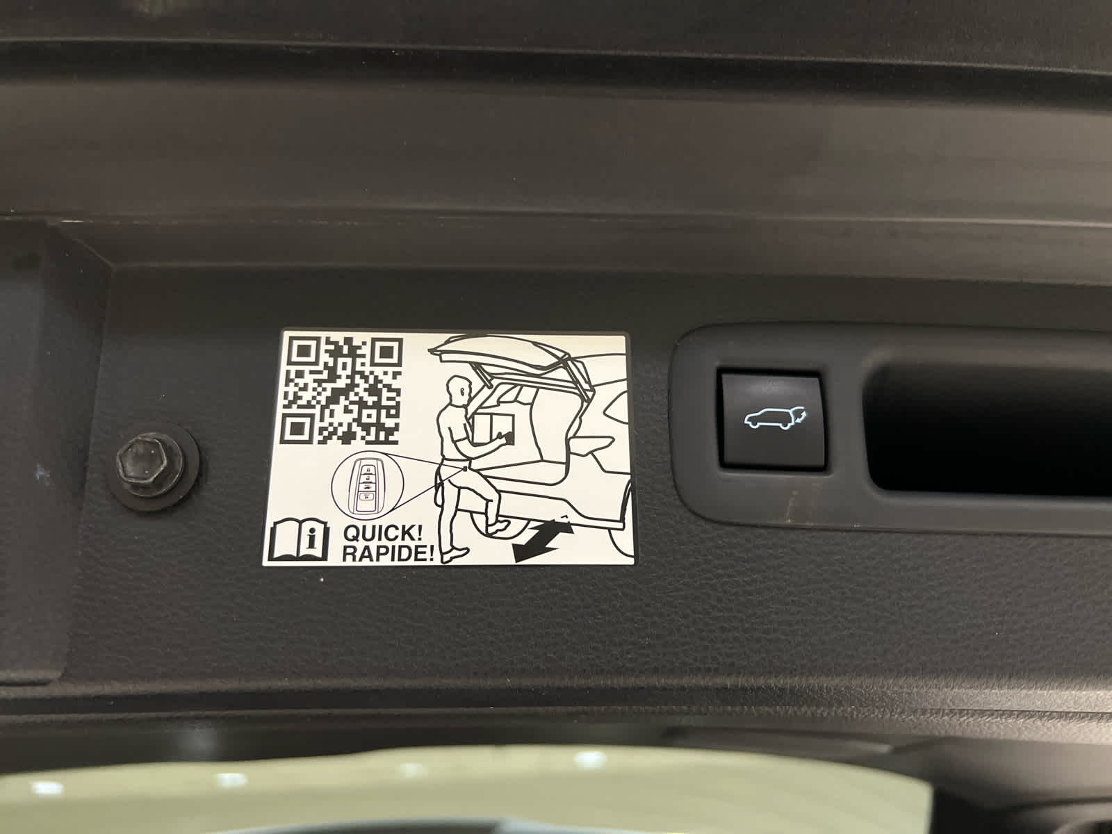 2023 Toyota Highlander Limited - Photo 9