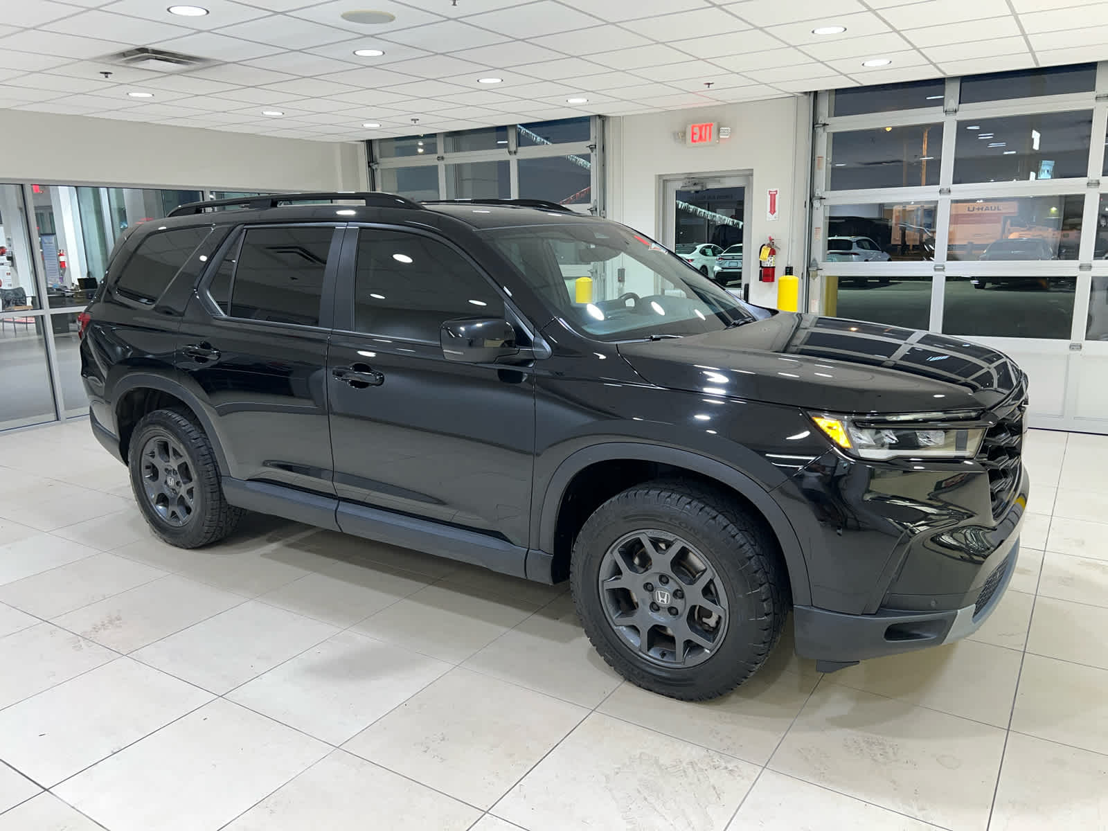 2025 Honda Pilot TrailSport AWD's photo
