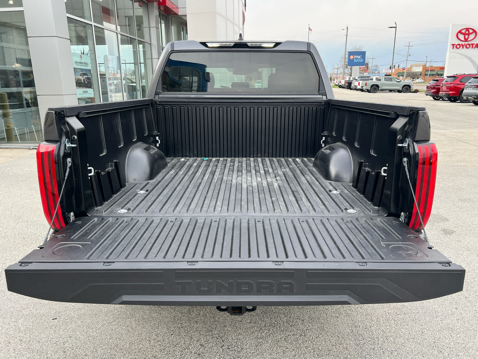 2025 Toyota Tundra SR5 - Photo 14