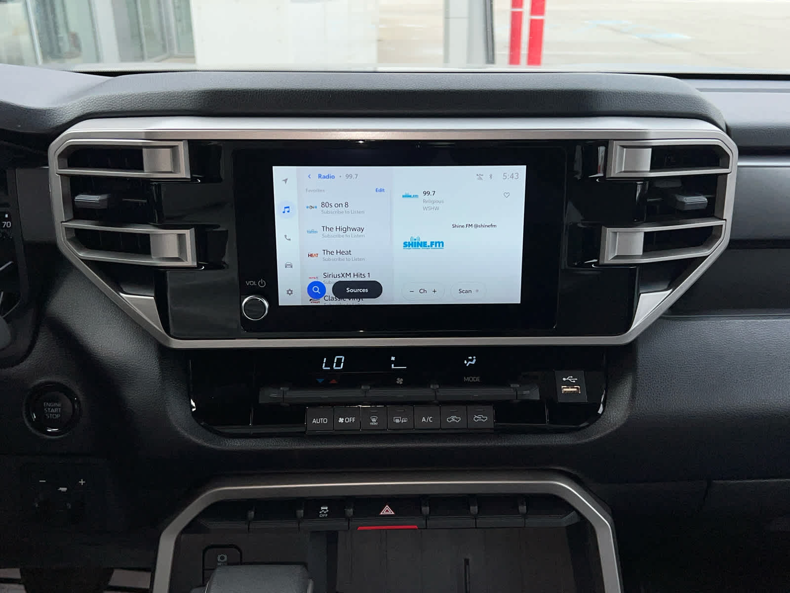 2025 Toyota Tundra SR5 - Photo 29