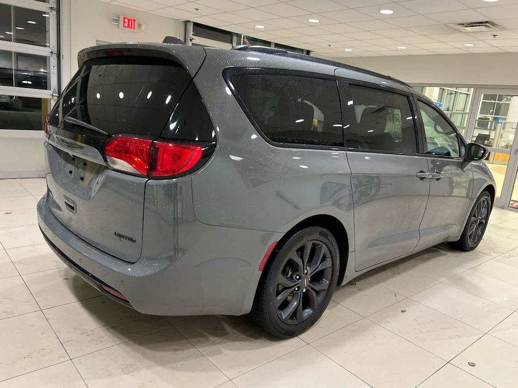 Used 2020 Chrysler Pacifica Limited Van Passenger Van