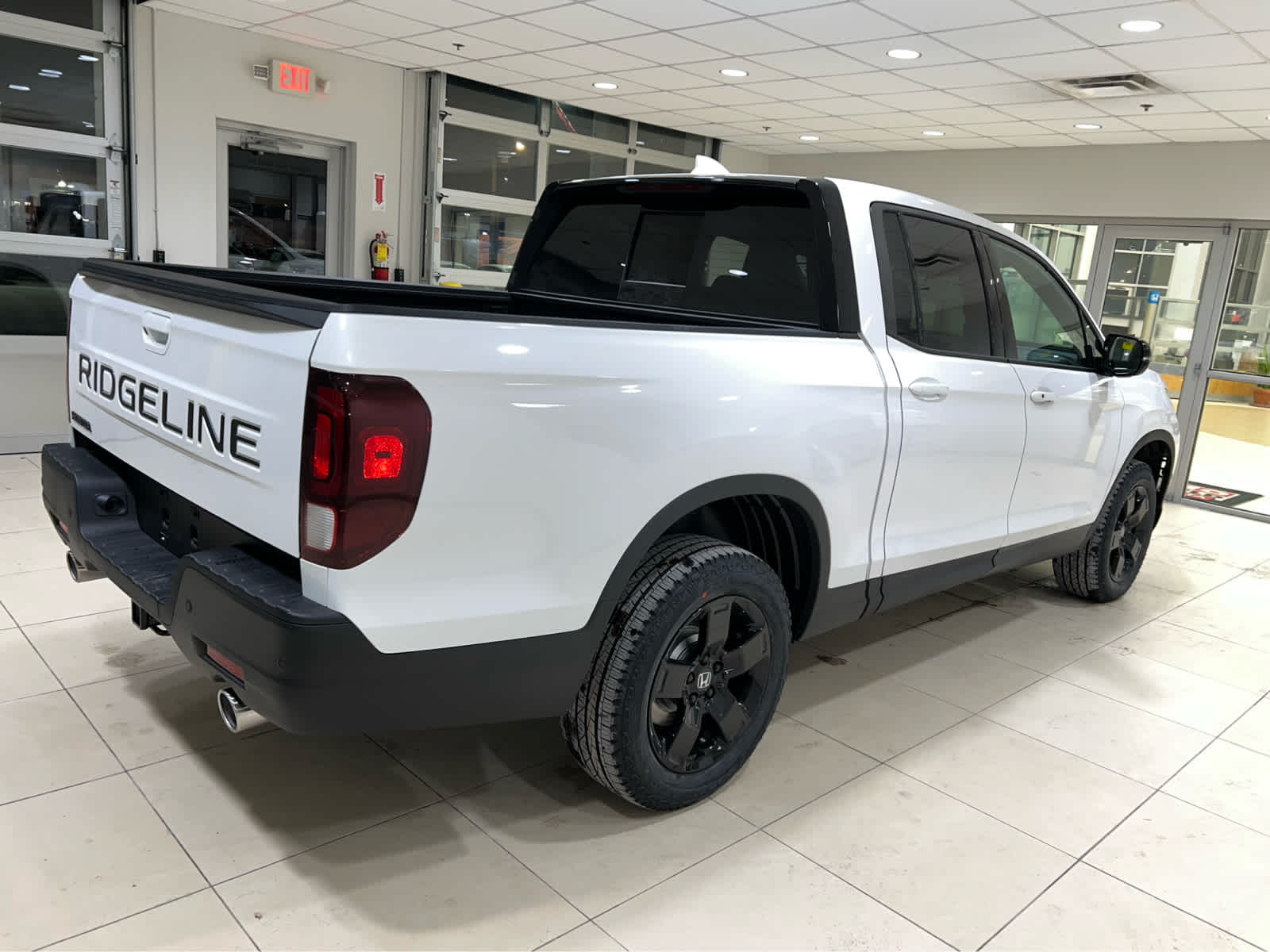 2026 Honda Ridgeline Black Edition - Photo 6