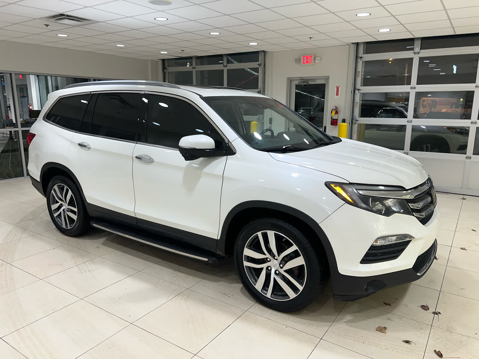 2016 Honda Pilot Touring's photo