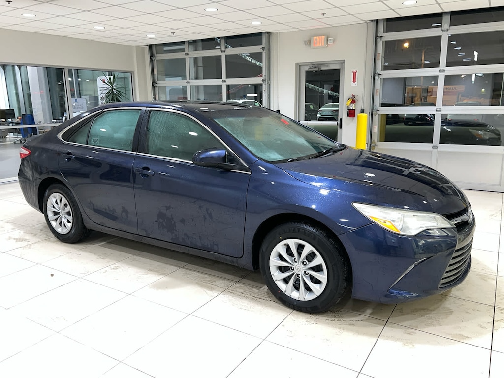 Used 2017 Toyota Camry LE Sedan