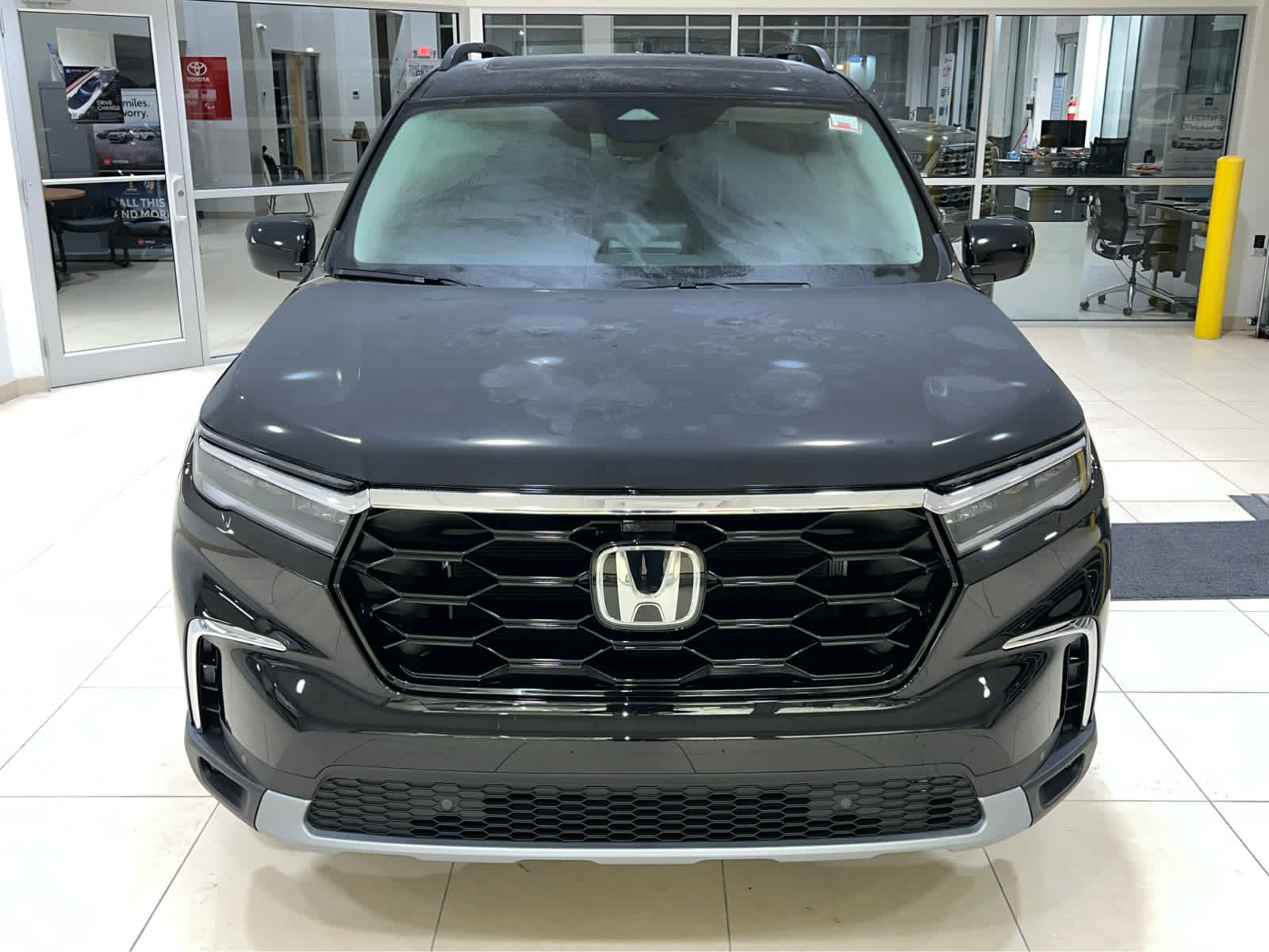 2025 Honda Pilot Touring photo 3