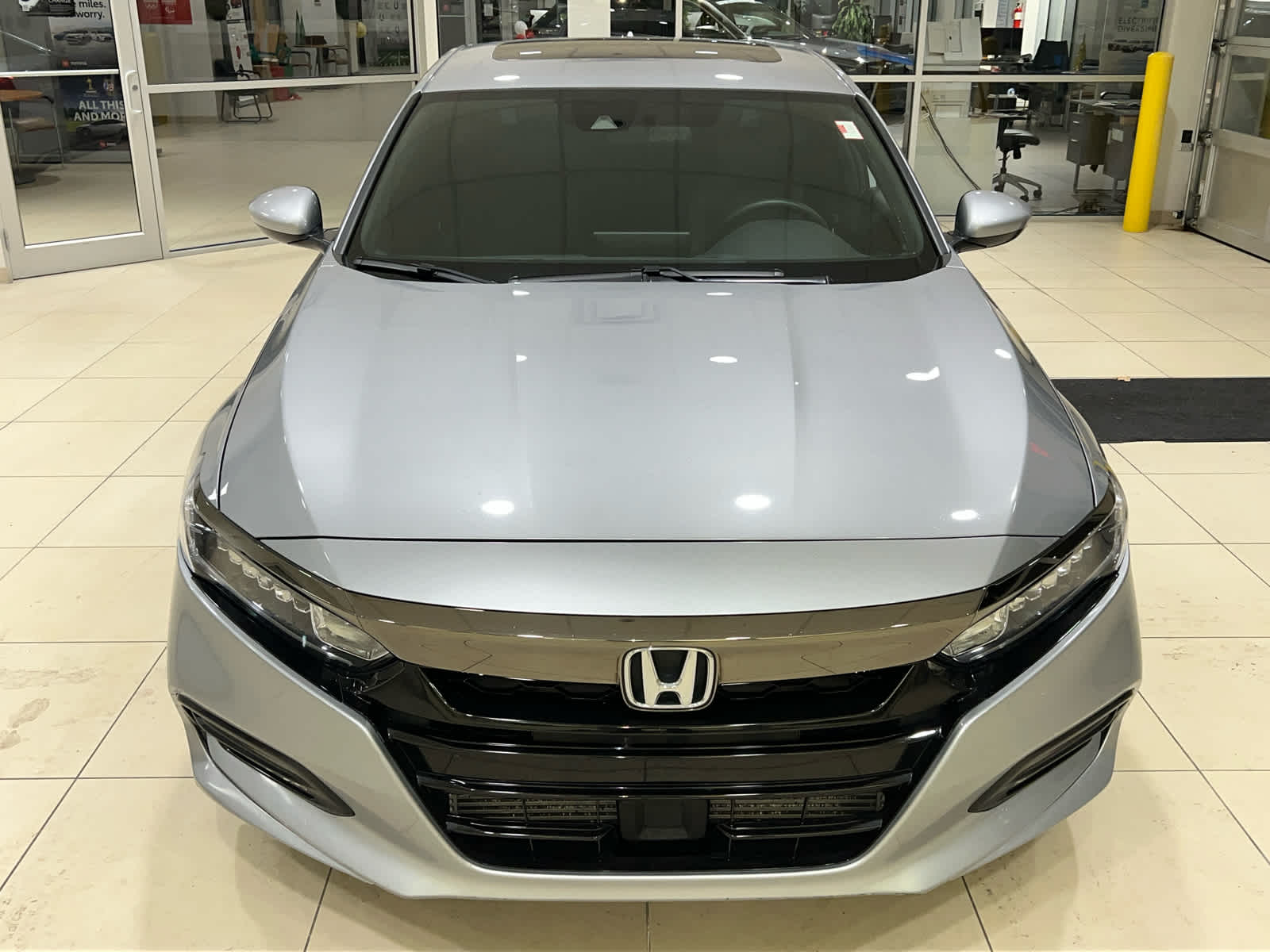 2018 Honda Accord Sport 2.0T photo 3