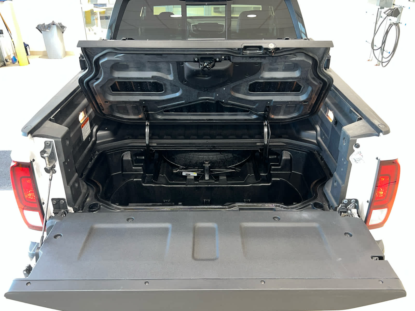 2025 Honda Ridgeline TrailSport - Photo 14