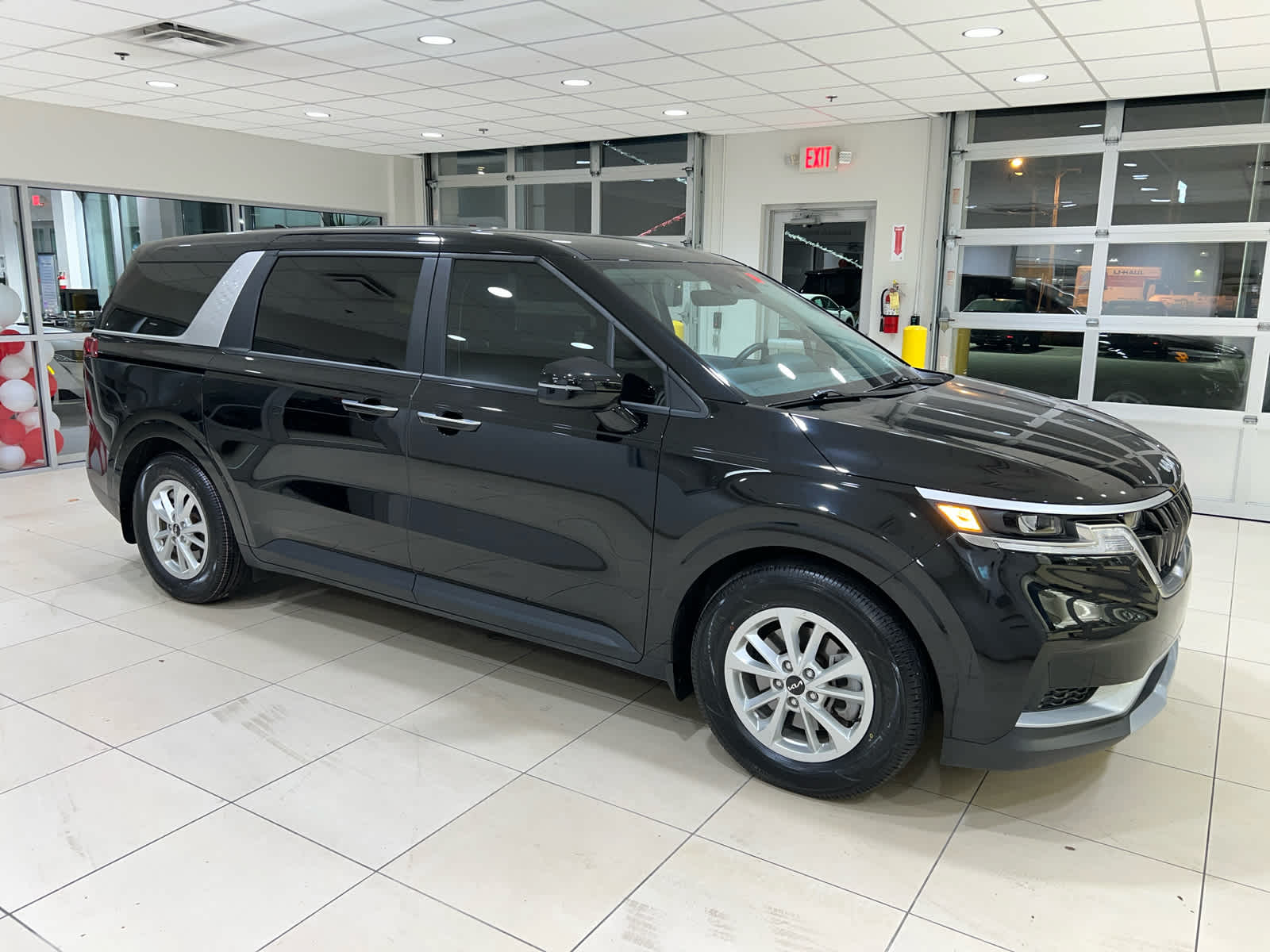 2024 Kia Carnival LX Seat Pkg's photo