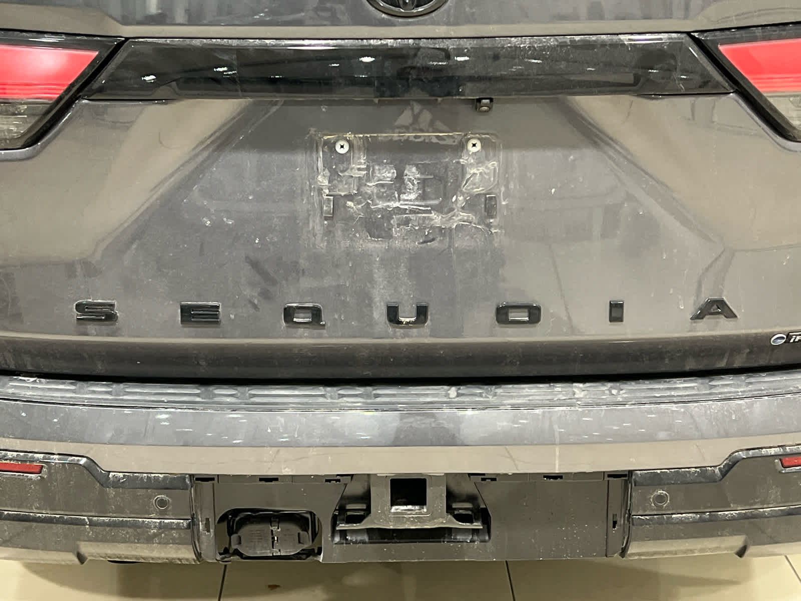 2025 Toyota Sequoia Platinum - Photo 8