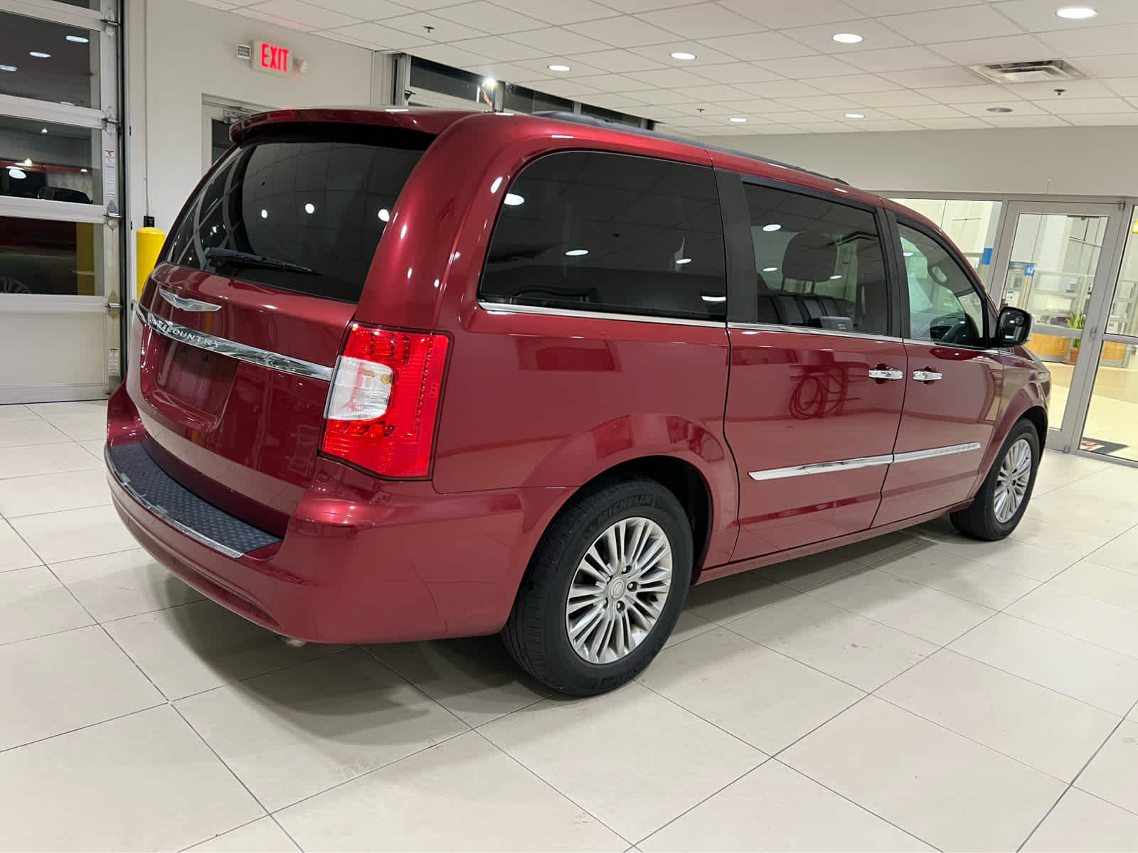 Used 2015 Chrysler Town & Country Touring-L Van