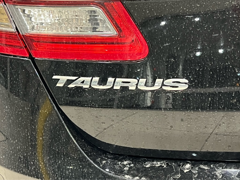 Used 2016 Ford Taurus SEL Sedan