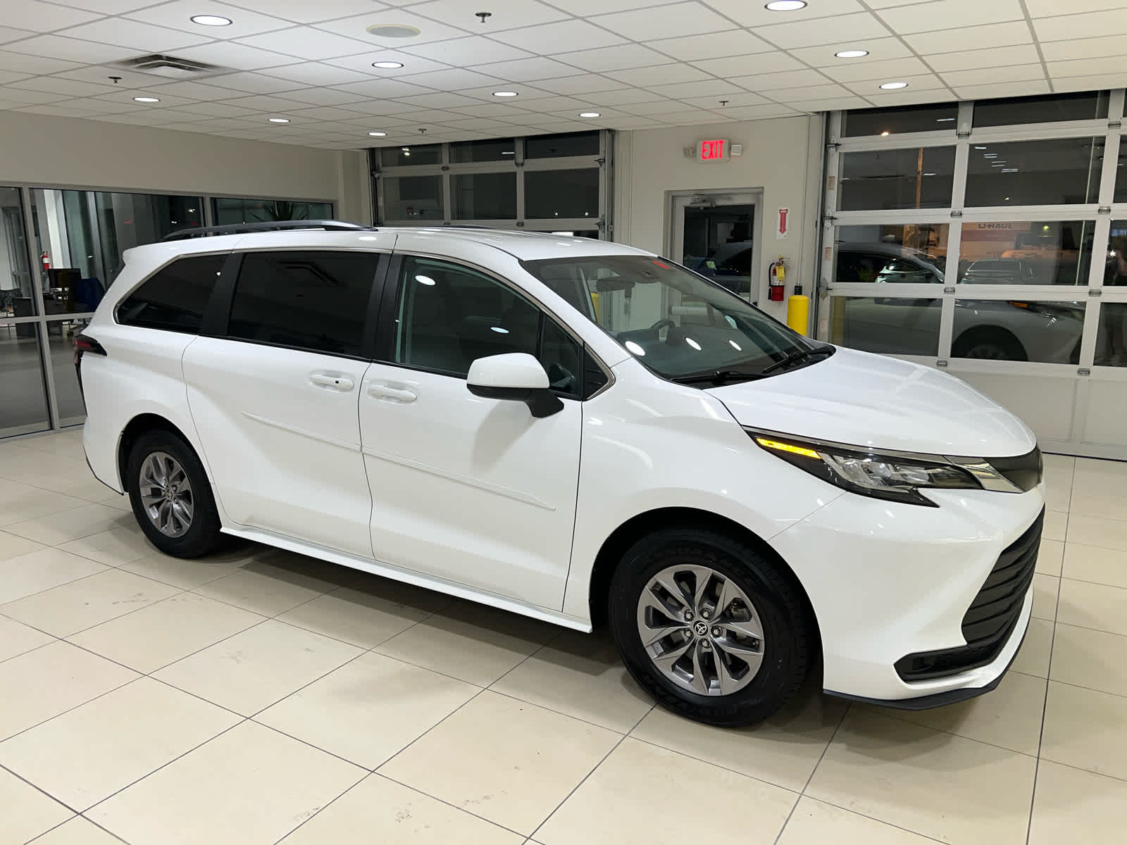 2022 Toyota Sienna Van Passenger Van 