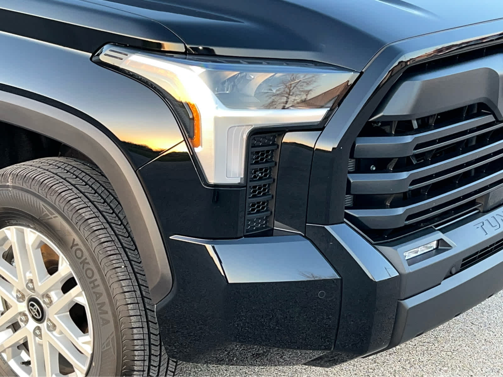2025 Toyota Tundra SR5 photo 2