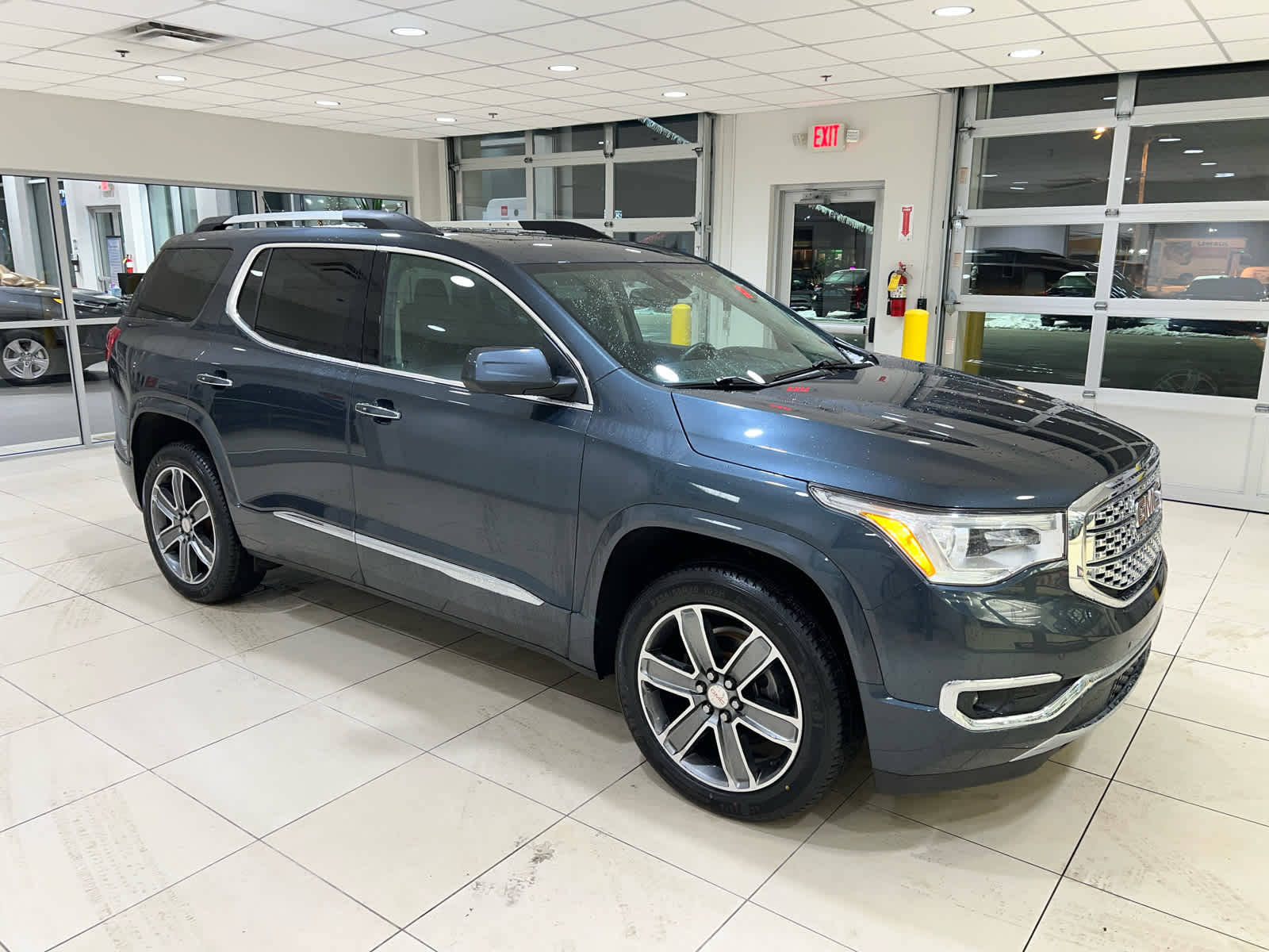 2019 GMC Acadia Denali's photo