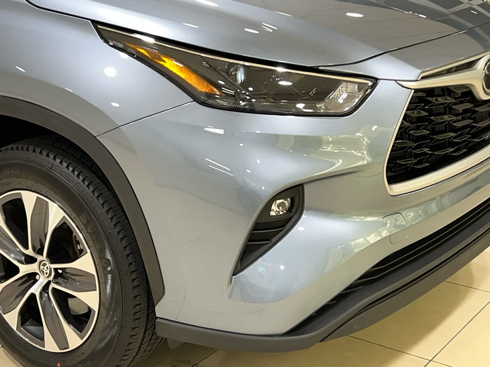 2022 Toyota Highlander XLE photo 2