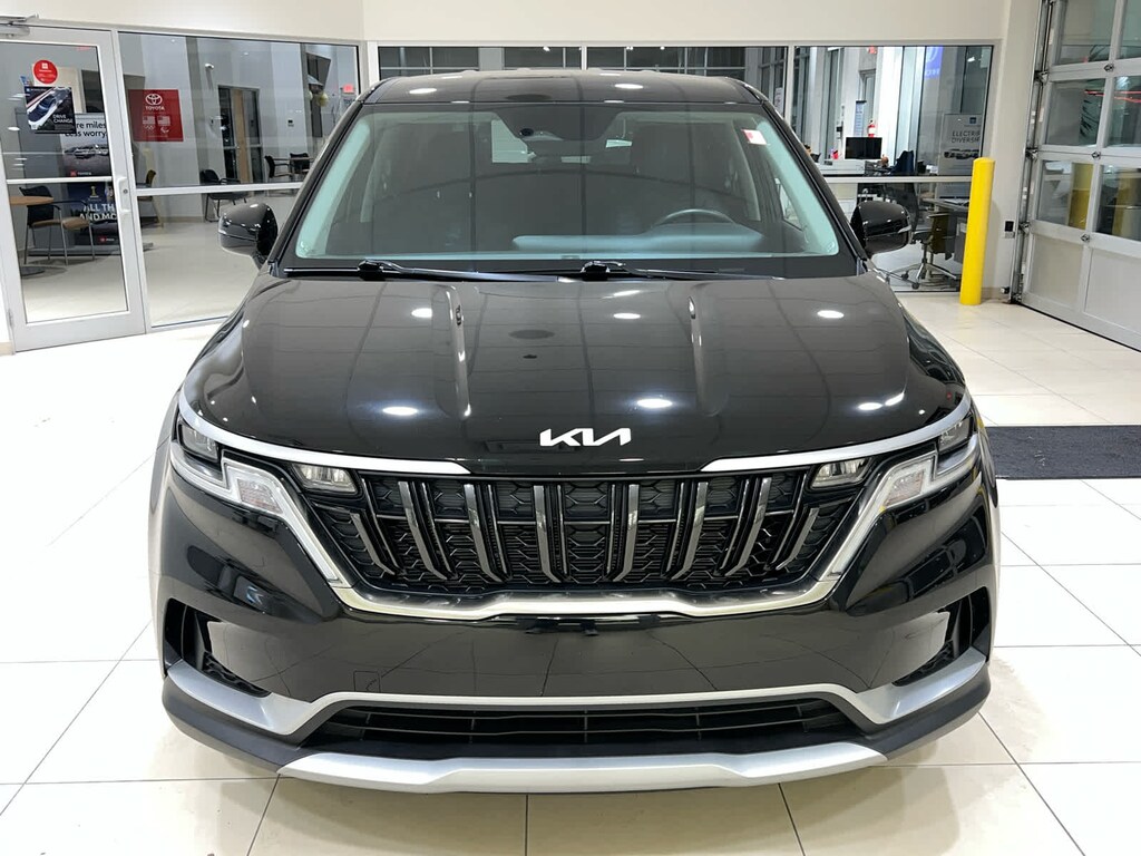 Used 2024 Kia Carnival LX MPV